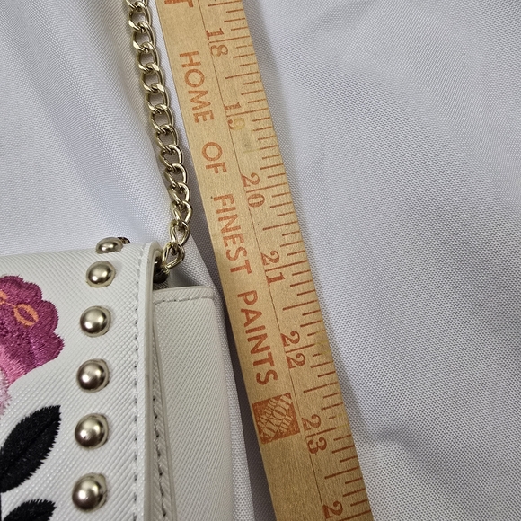 White Baby Pink Bouquet Embroidered Floral Faux Leather Gold Chain  Flap Closure - Picture 9 of 12